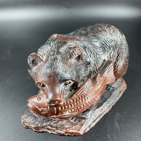 Fait Au Canada Made by Vanstone Vancouver Bear With Fish Figurine Made In Canada - Picture 8 of 16